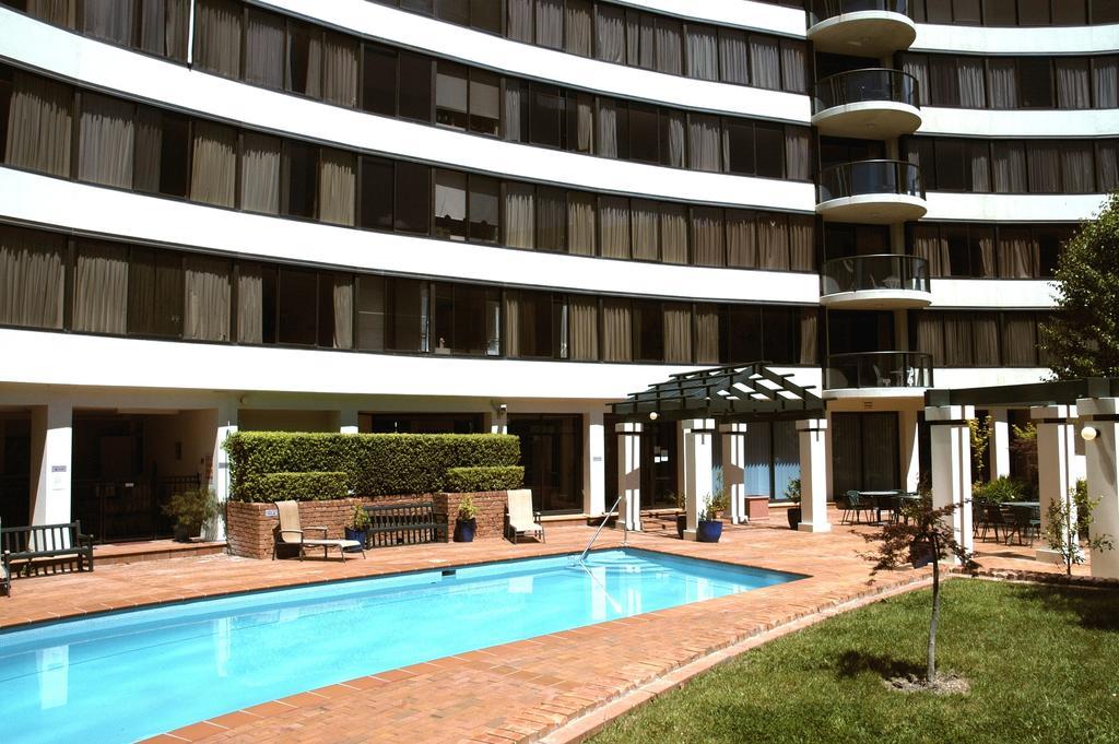 Breakfree Capital Tower Apartments Camberra Exterior foto